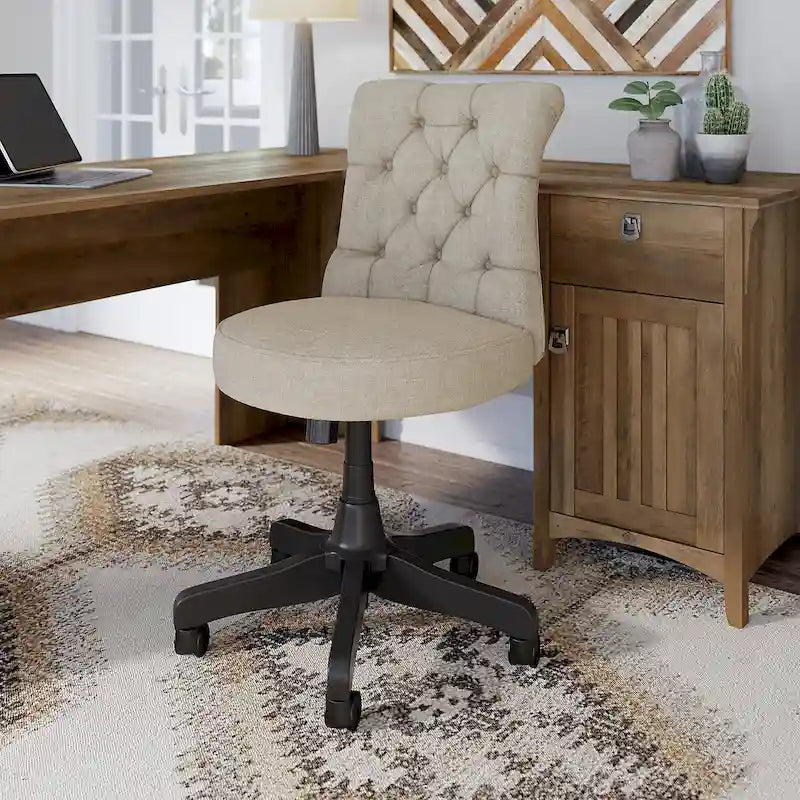 Chaise de bureau capitonnée mi-dossier, tissu crème/camel / cuir gris délavé, sans accoudoirs, 1 personne