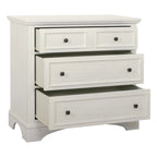 Commode à 3 tiroirs avec pieds à consoles et façades à panneaux, blanche, style ferme moderne