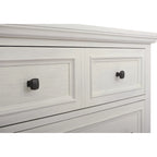 Commode à 3 tiroirs avec pieds à consoles et façades à panneaux, blanche, style ferme moderne