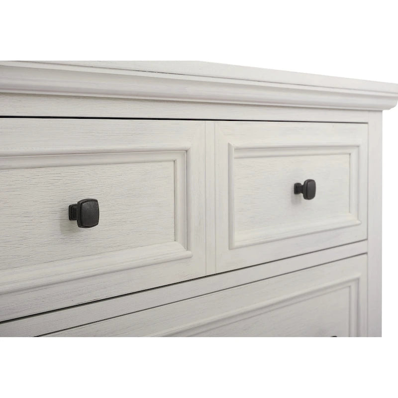 Commode à 3 tiroirs avec pieds à consoles et façades à panneaux, blanche, style ferme moderne