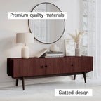 Meuble TV à lattes avec pieds en bois et portes de rangement, marron / marron clair / beige / acajou, style scandinave du milieu du siècle, convient aux téléviseurs jusqu'à 65 pouces