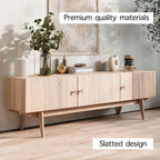 Meuble TV à lattes avec pieds en bois et portes de rangement, marron / marron clair / beige / acajou, style scandinave du milieu du siècle, convient aux téléviseurs jusqu'à 65 pouces