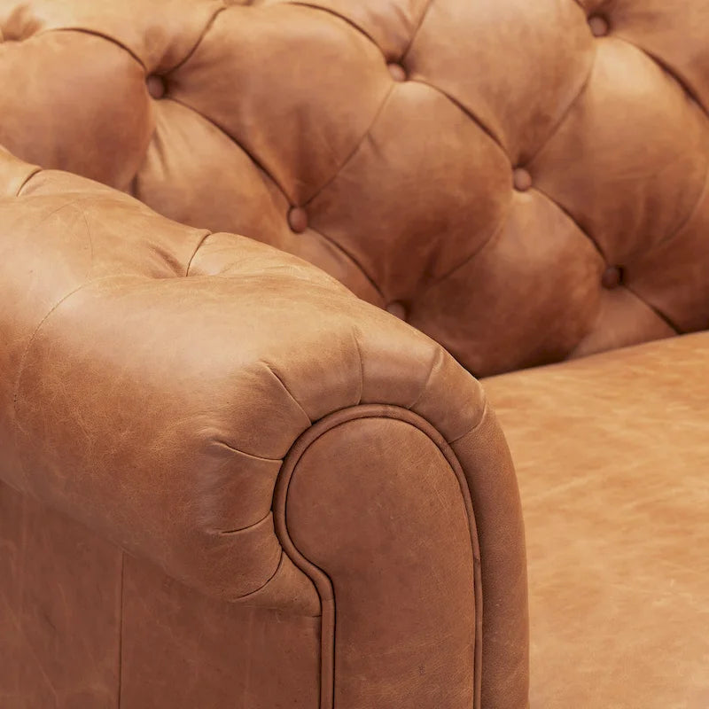 Fauteuil club Chesterfield en cuir, Madagascar Cacao / Tan Cognac, accoudoirs roulés capitonnés, 1 personne