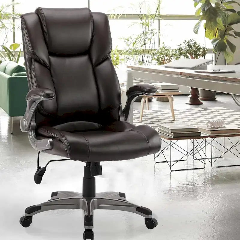 Fauteuil de bureau à dossier haut en cuir reconstitué avec accoudoirs relevables, marron/noir, style moderne, 1 personne