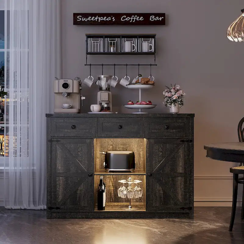 Buffet de ferme de 47" avec 3 tiroirs, lumières LED et prises de courant, noir/blanc, style ferme